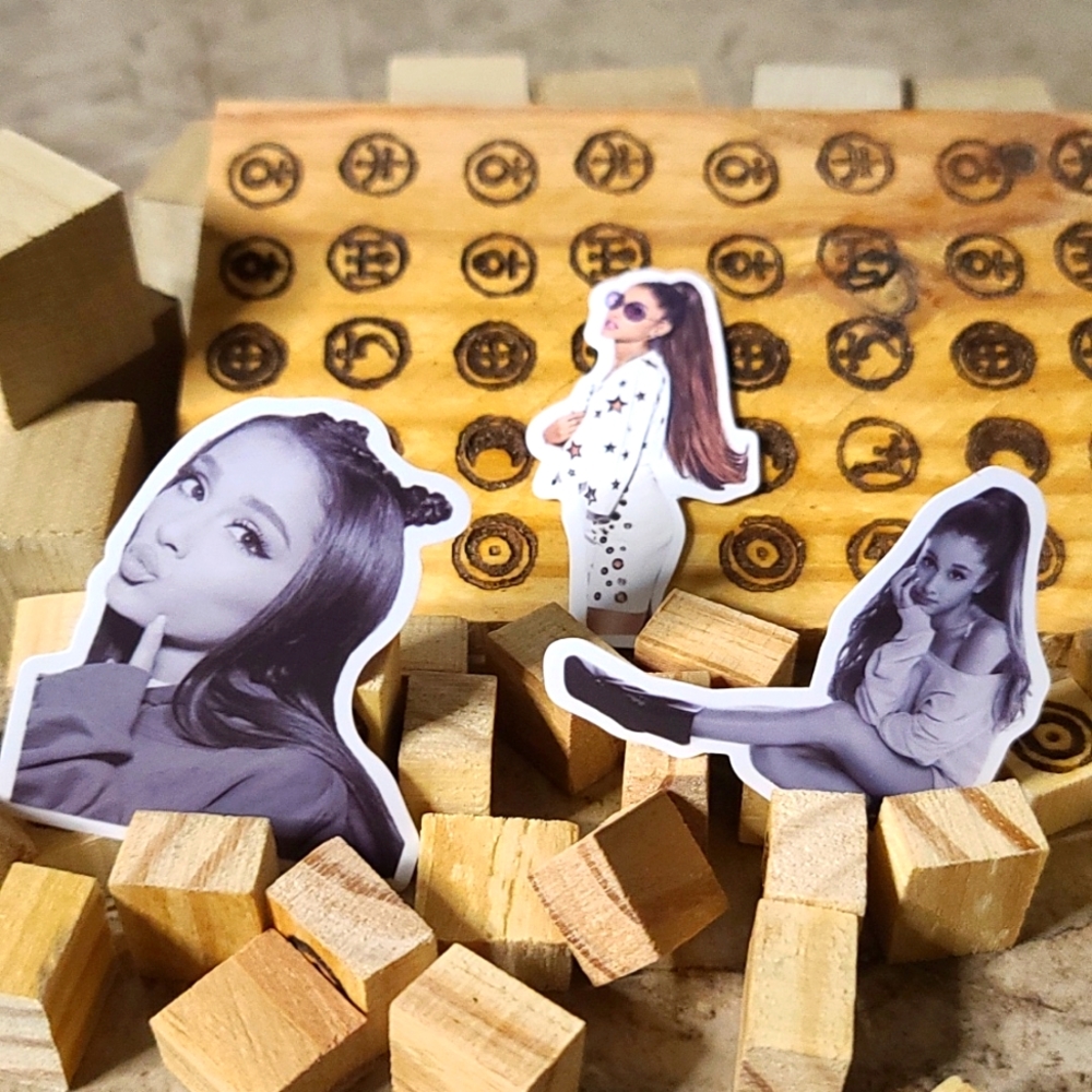 Ariana Grande Stickers